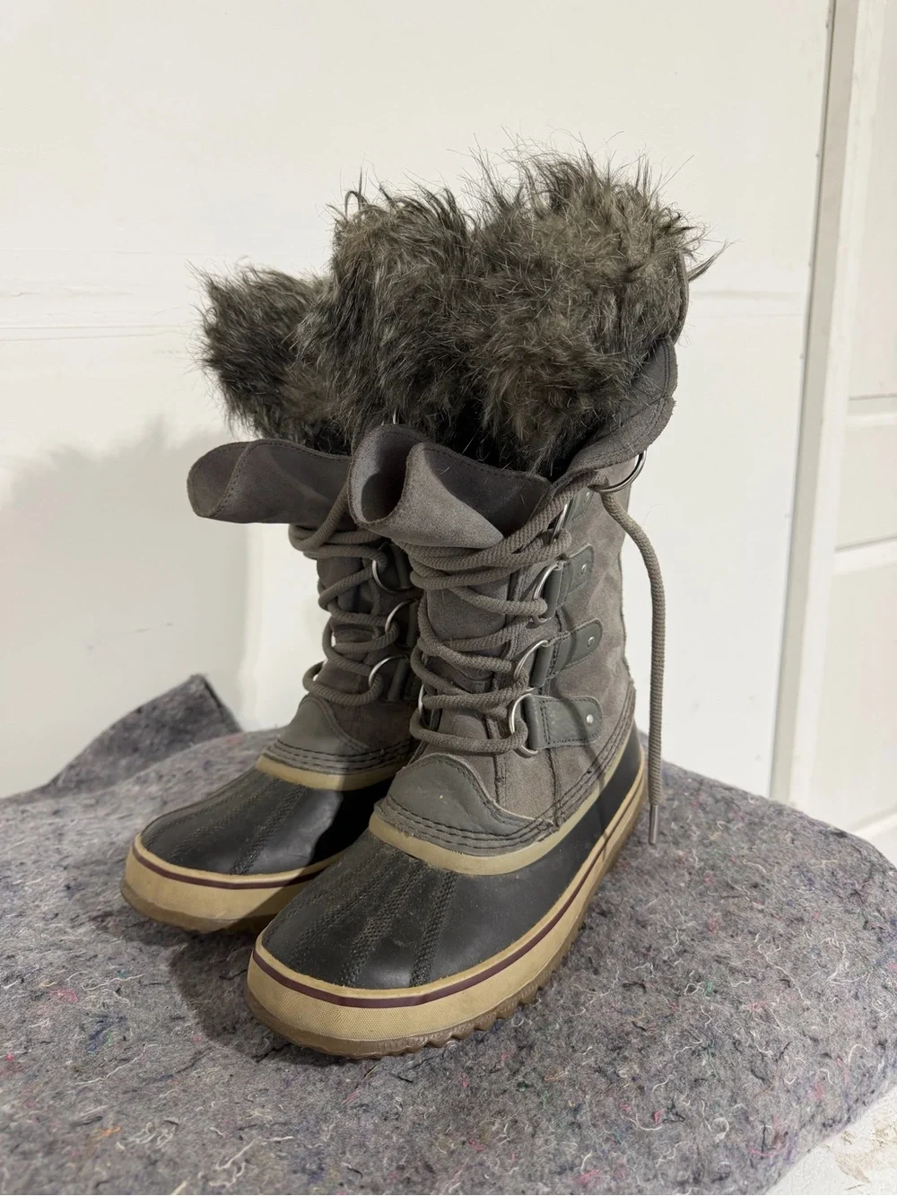 Sorel Waterproof Gray Faux Fur-Trim Winter Boots